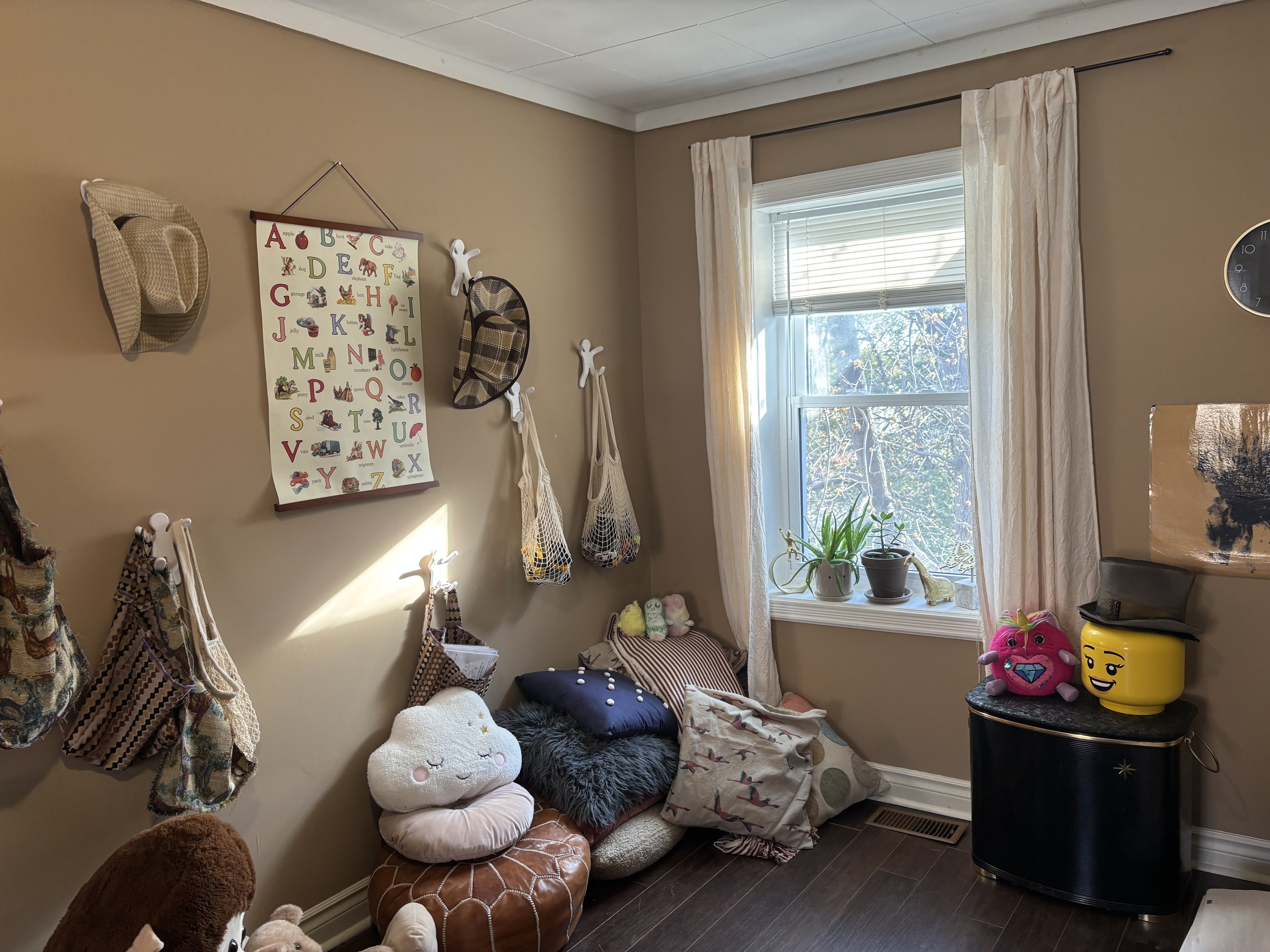 Expressive Arts Therapy Practice in Orillia, Simcoe Muskoka — Expressive Minds Therapy, Orillia